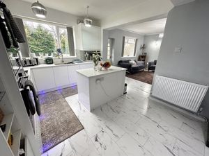 Kitchen- click for photo gallery